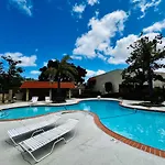 Large Master Unit Private Entrance